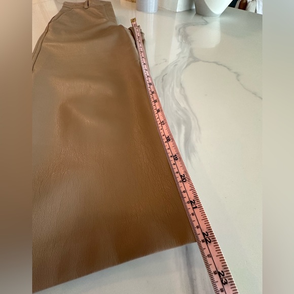 Babaton Command Vegan Leather Crop Camel - Picture 5 of 5